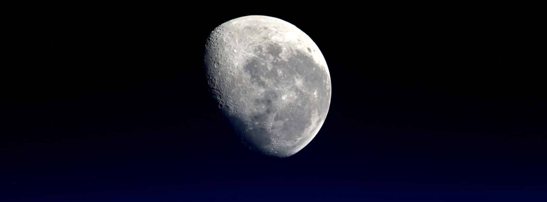 Nighttime is Blue-Free Light Time